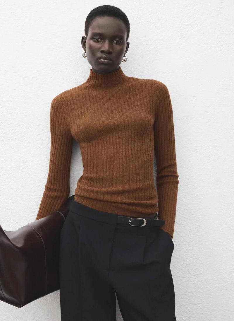 Fitted sweater with perkins neck